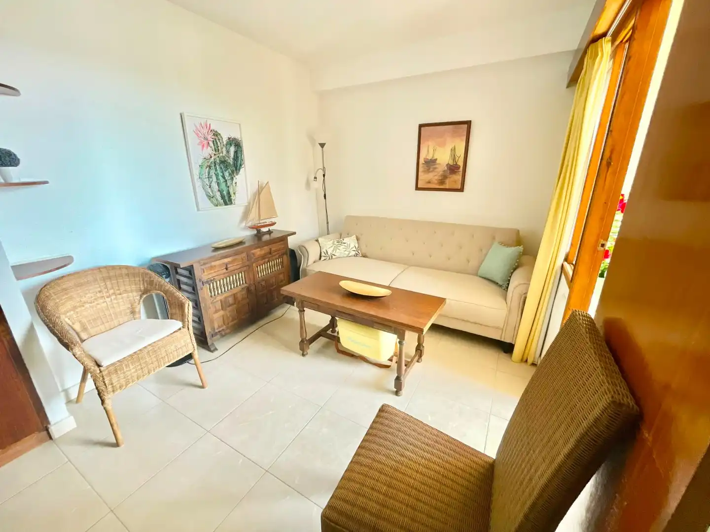 Sala de estar de Estudio de alquiler en Orihuela con Aire acondicionado, Amueblado y Lavadora