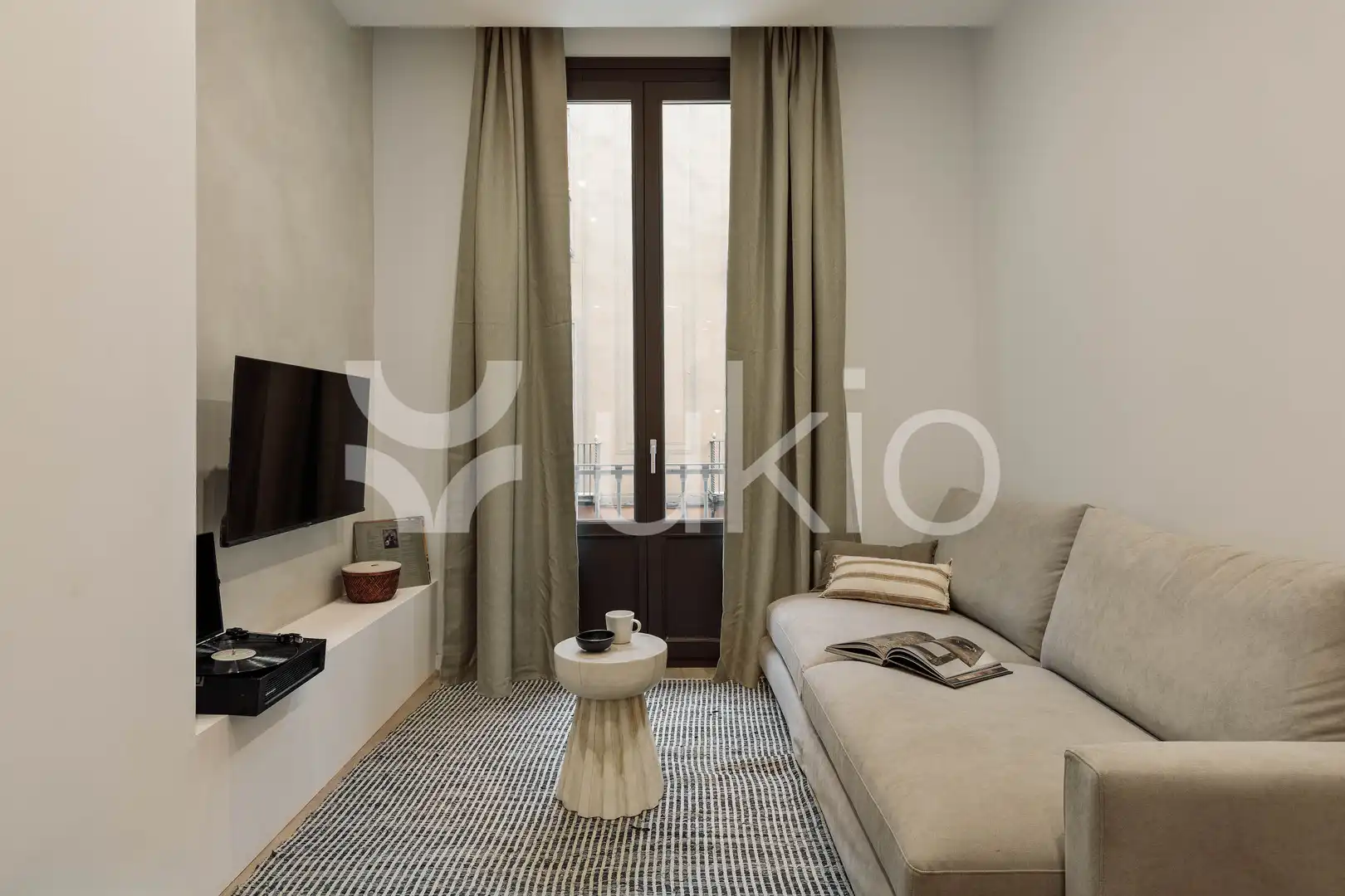 Apartamento con terraza en alquiler en Carrer de les Jonqueres, imagen 6