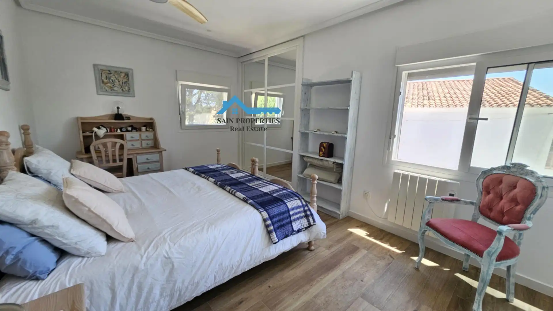 Dormitori de Casa o xalet en venda en La Nucia amb Aire condicionat, Calefacció i Jardí privat