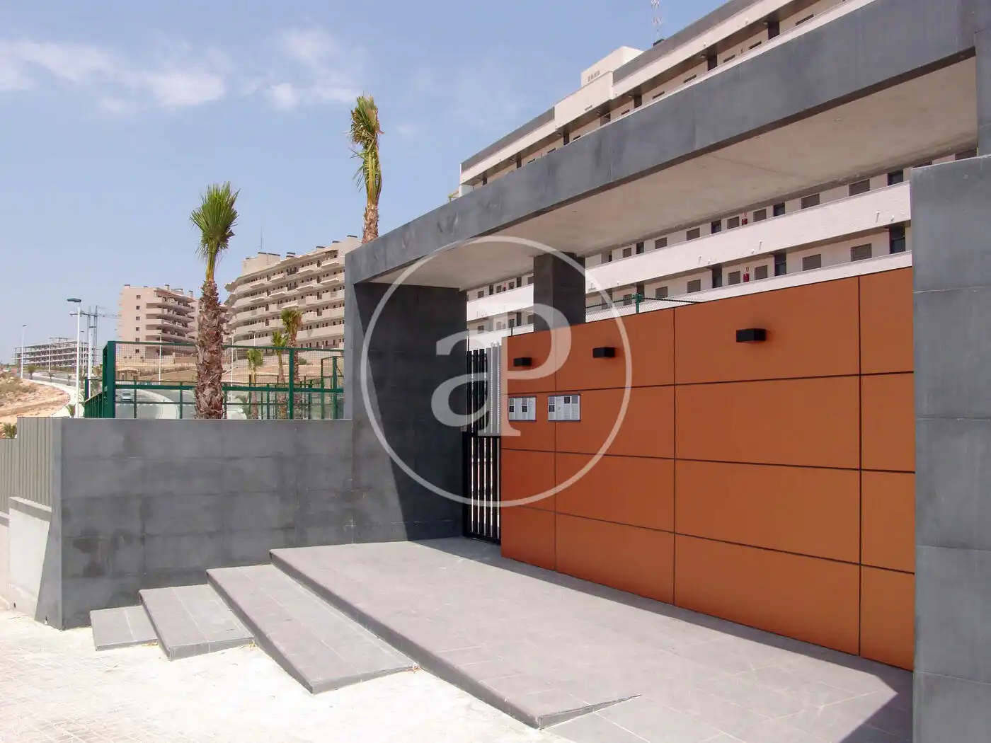 Vista exterior de Pis en venda en Elche / Elx amb Aire condicionat, Calefacció i Jardí privat