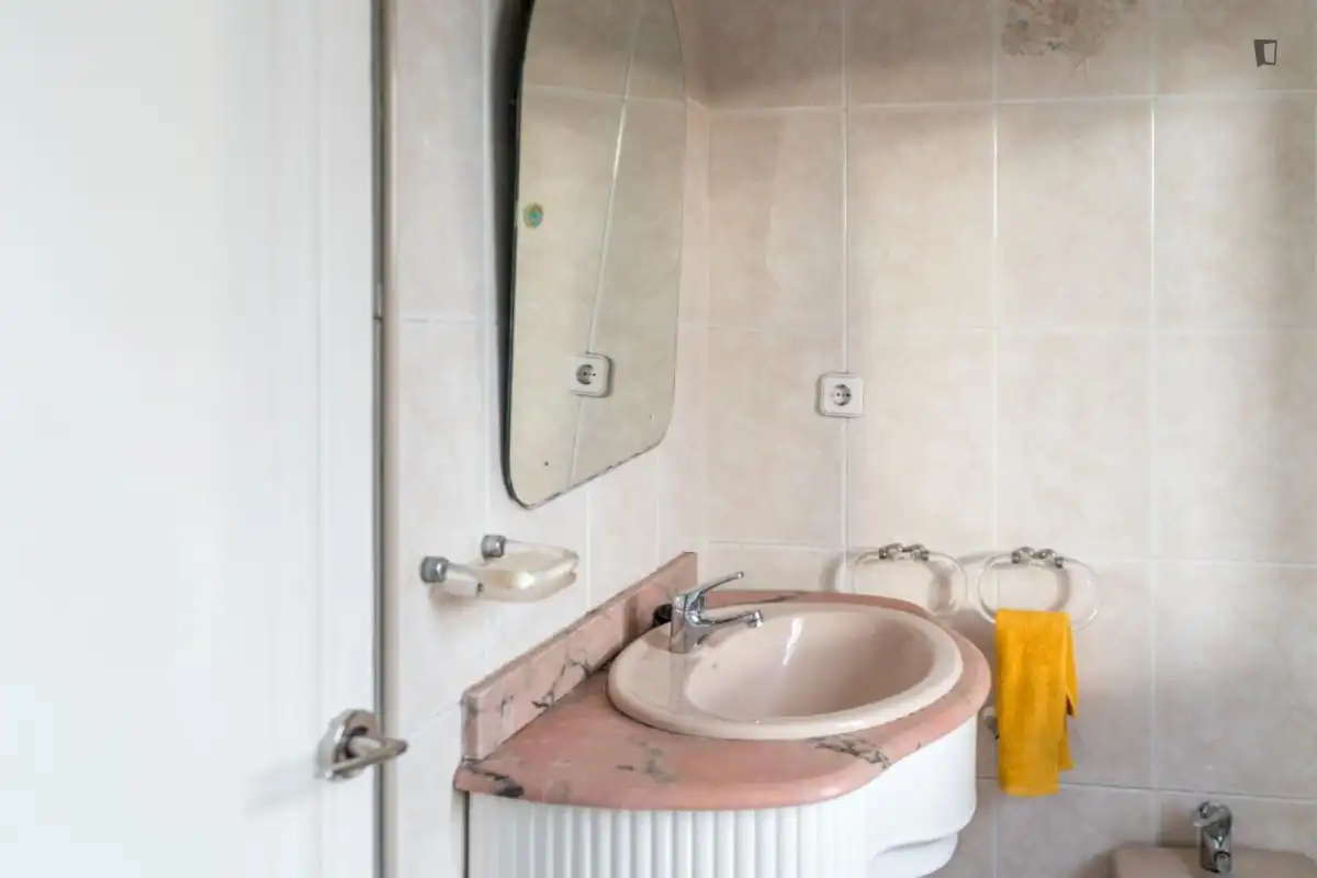Bany de Apartament per a compartir en Barcelona amb Moblat, Forn i Rentadora