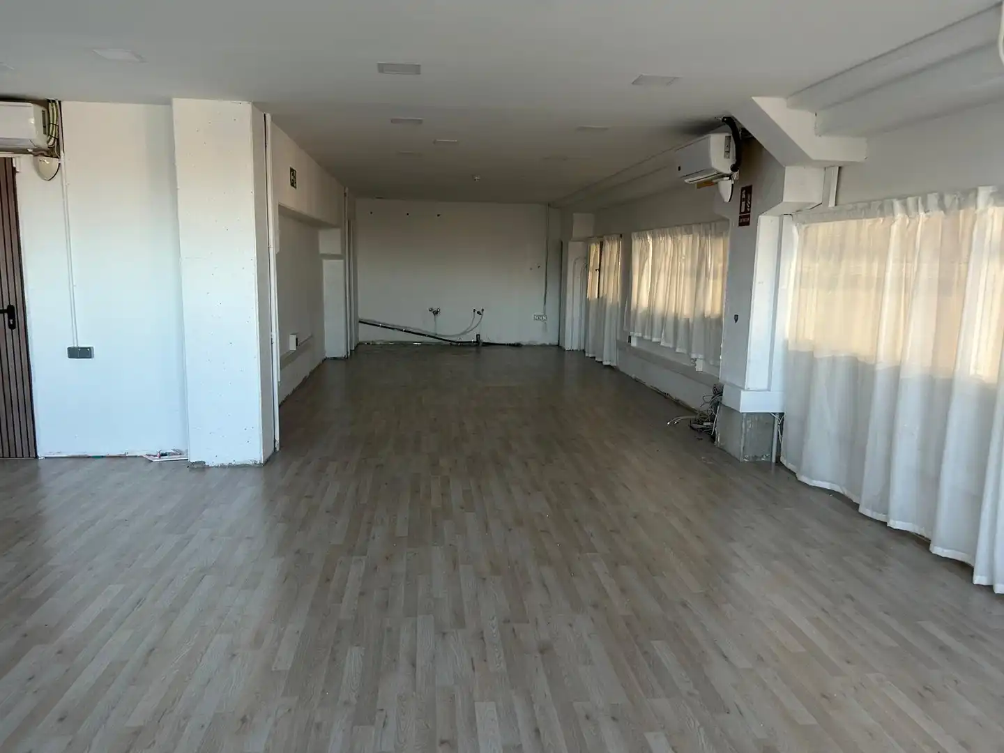 Industrial buildings for rent in Finestrelles