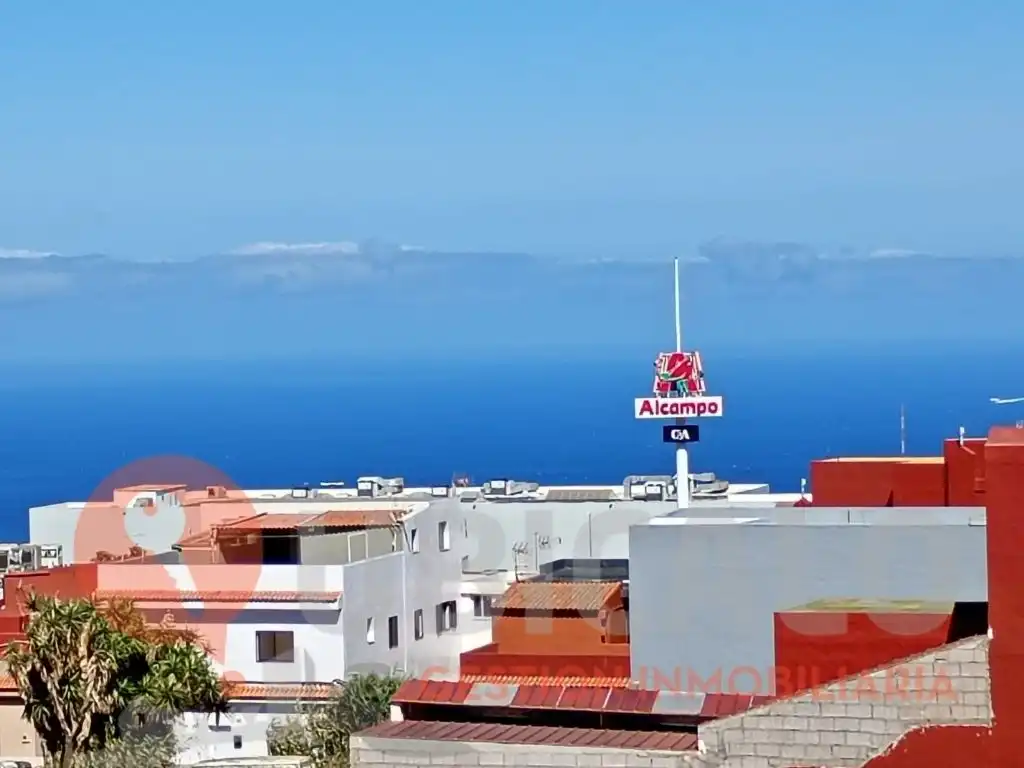 Vista exterior de Casa adosada en venda en Santa Cruz de Tenerife amb Terrassa i Traster