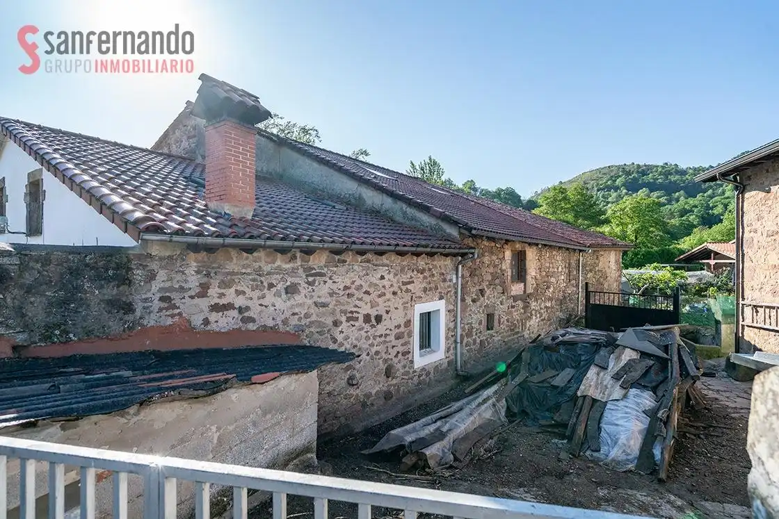 Vista exterior de Casa o chalet en venta en Cieza (Cantabria) con Balcón