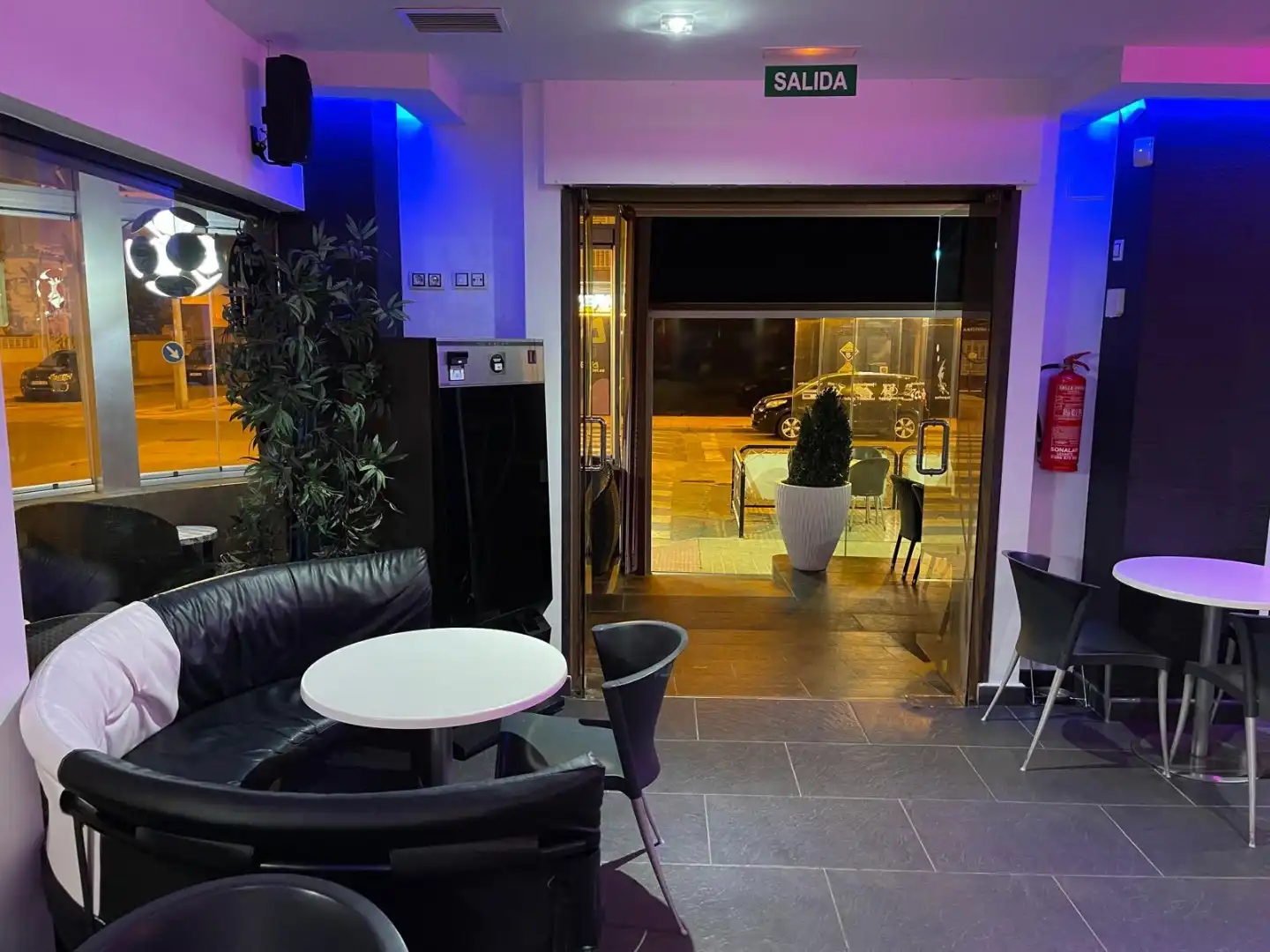 Local comercial en traspaso en Av Ronda 38, imagen 6