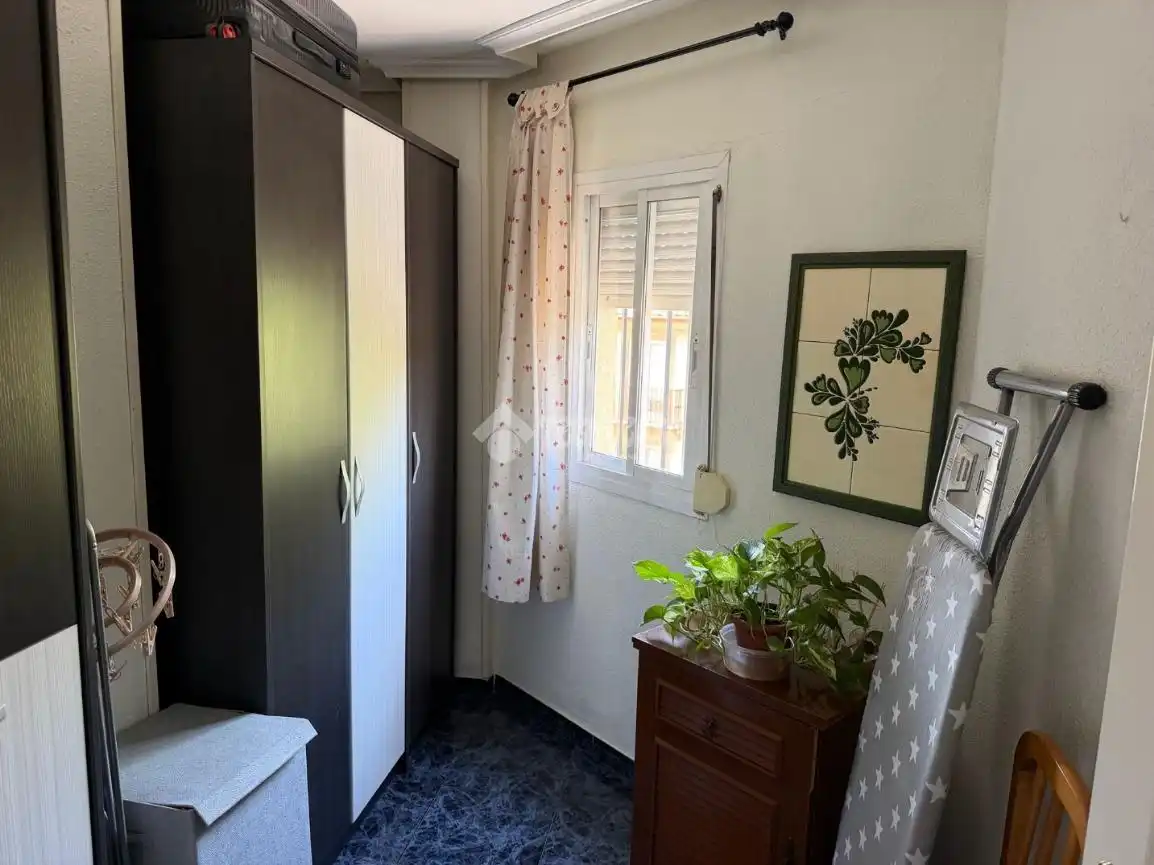 Dormitori de Pis en venda en Jaén amb Aire condicionat, Moblat i Balcó
