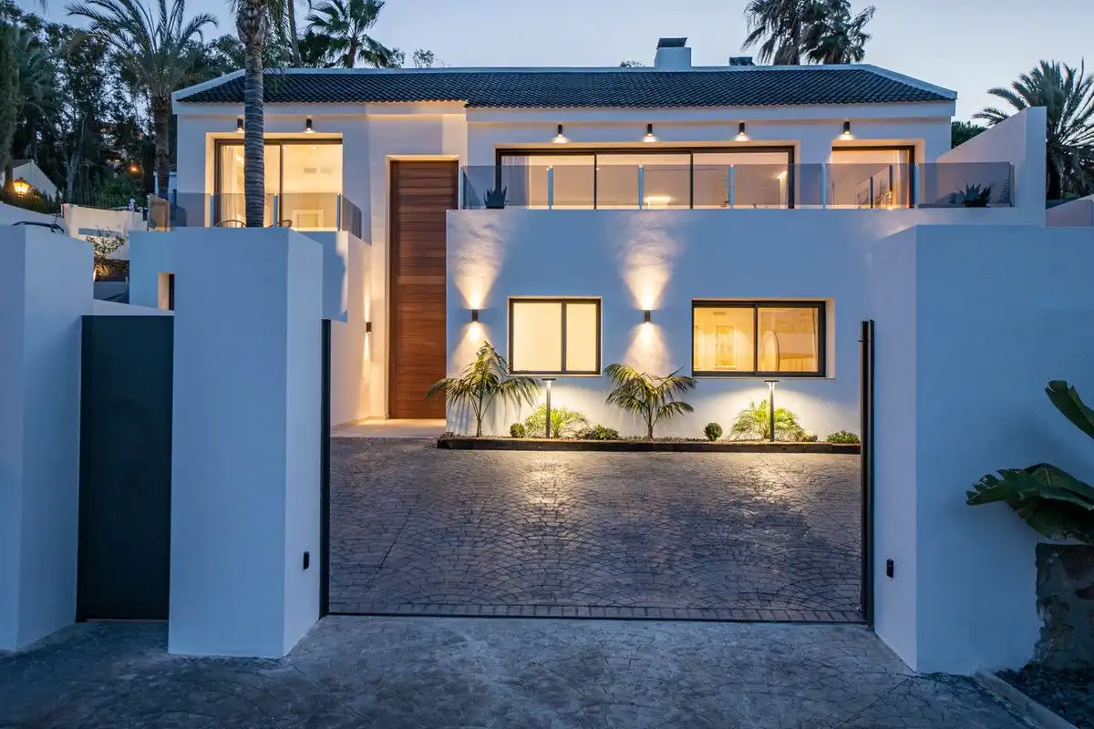 Villa mit Terrasse zum Verkauf in Nueva Andalucía, imagen 3