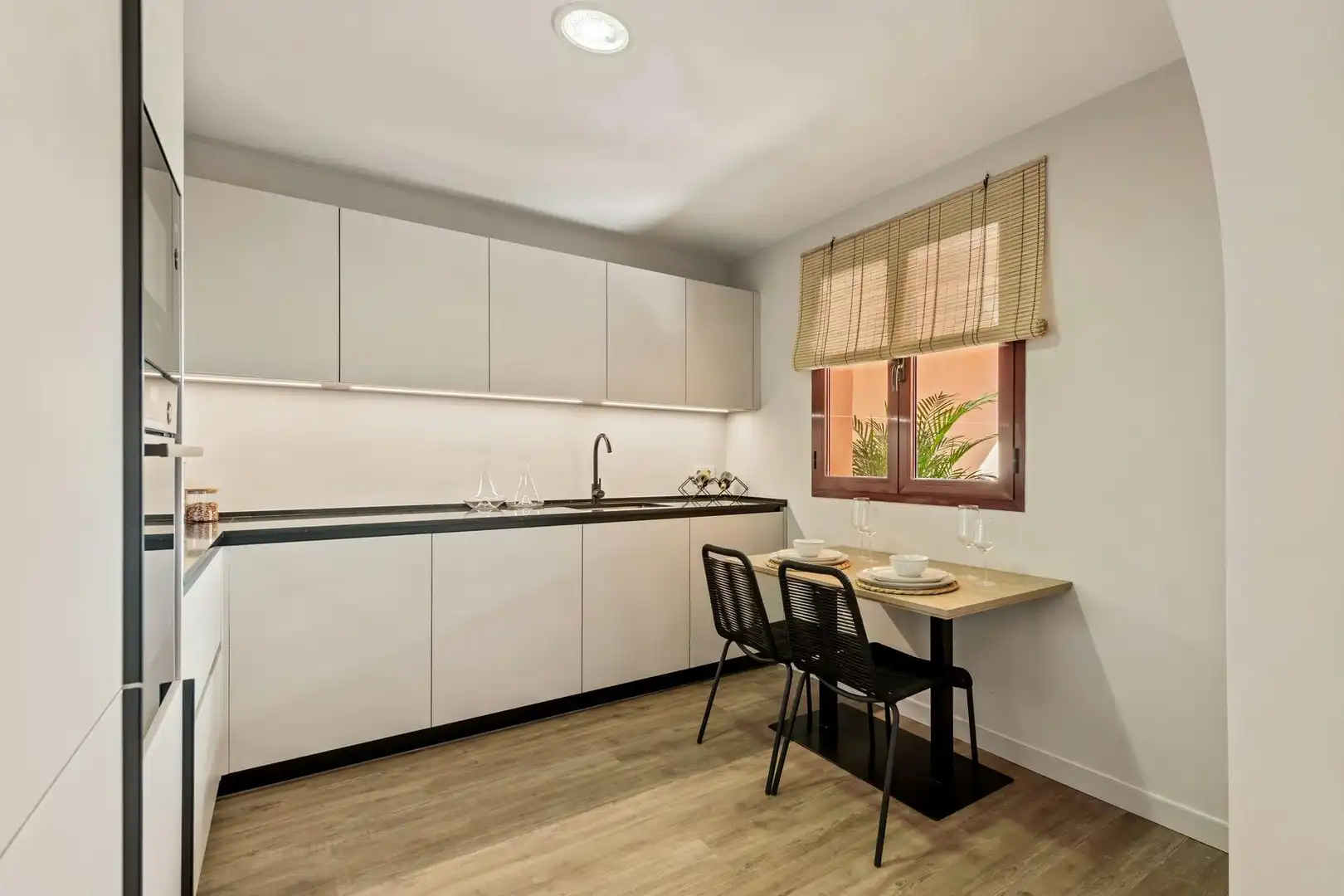 Cuina de Apartament en venda en Benahavís amb Piscina comunitària