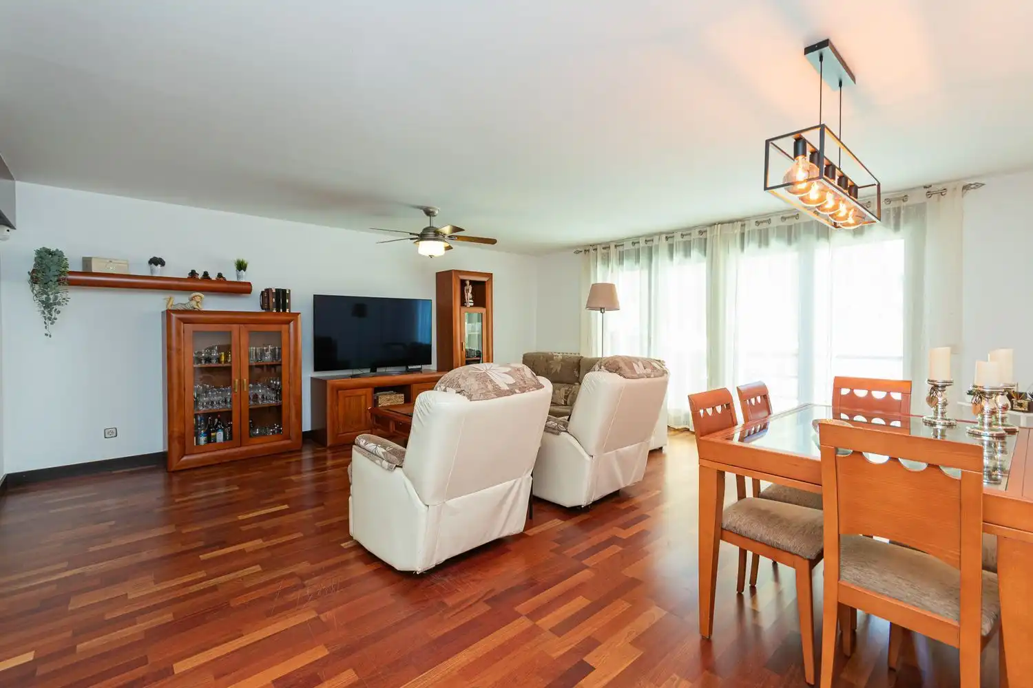 Living room of Detached homes for sale in Fuenlabrada  with Air Conditioner, Heating and Storage room