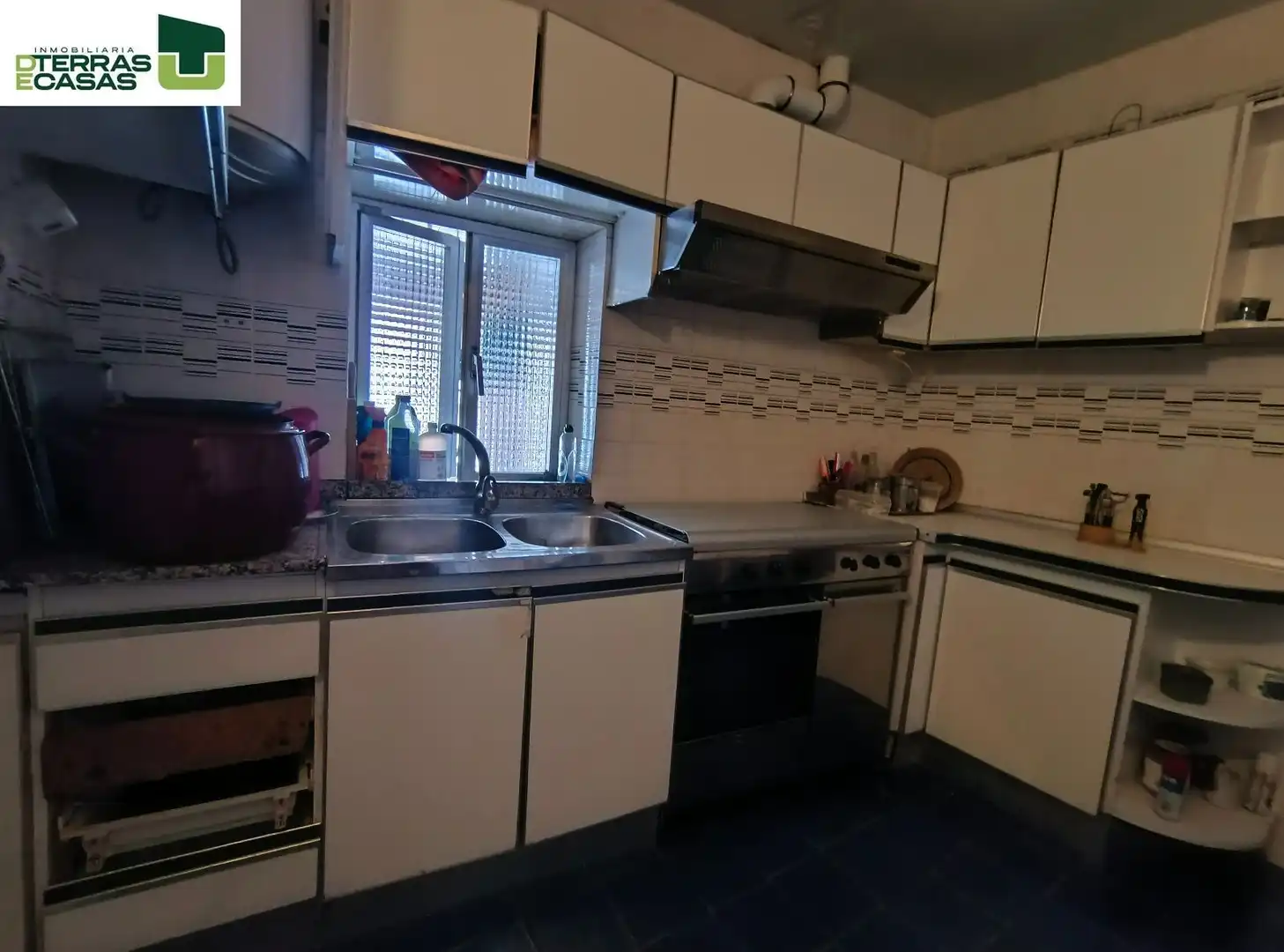 Cuina de Casa o xalet en venda en Pontevedra Capital  amb Terrassa, Traster i Moblat