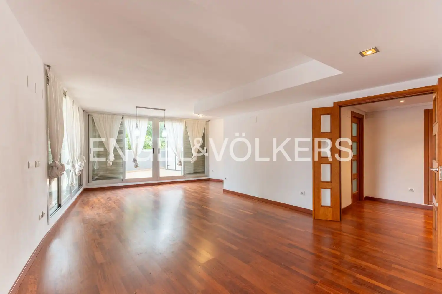 Living room of Duplexes for sale in Valencia  with Air Conditioner, Heating and Private garden