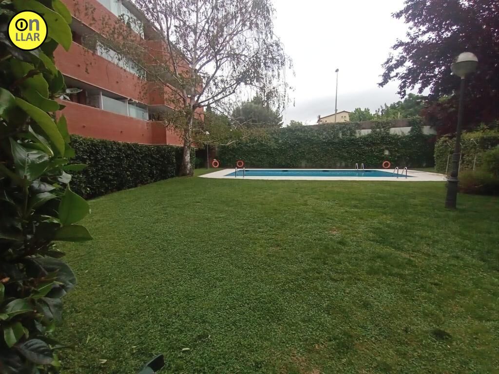 Piscina de Pis en venda en Sant Cugat del Vallès amb Jardí privat, Terrassa i Balcó