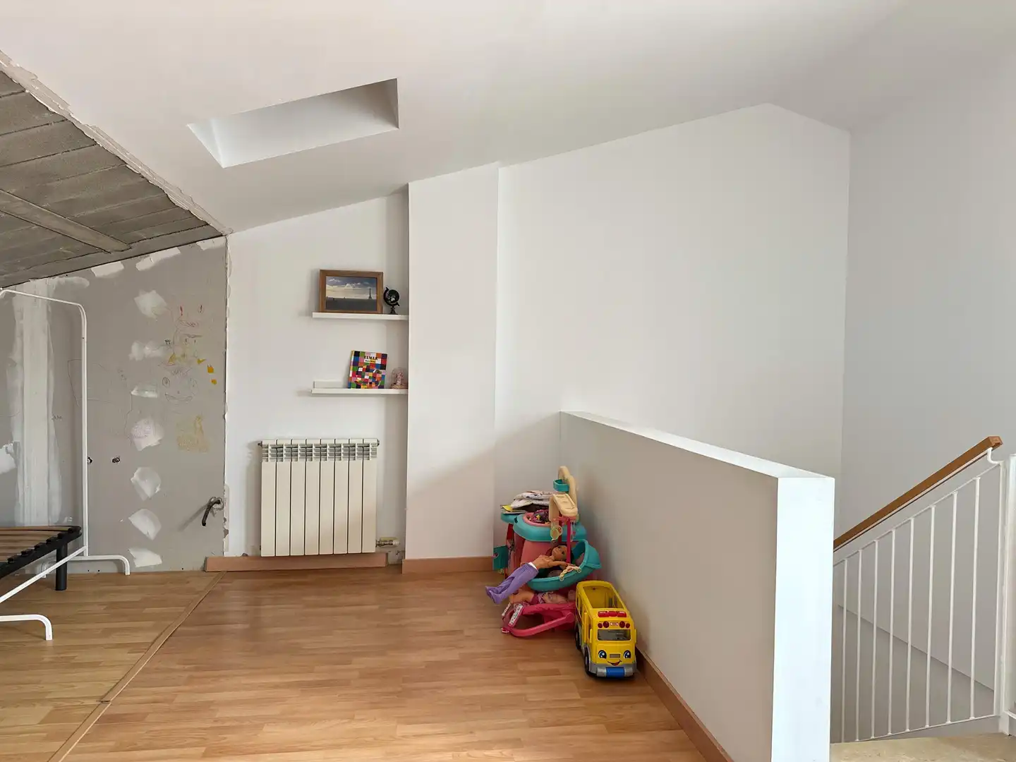 Einfamilien-Reihenhaus zum Verkauf in Sant Esteve Sesrovires mit Klimaanlage, Heizung und Privatgarten