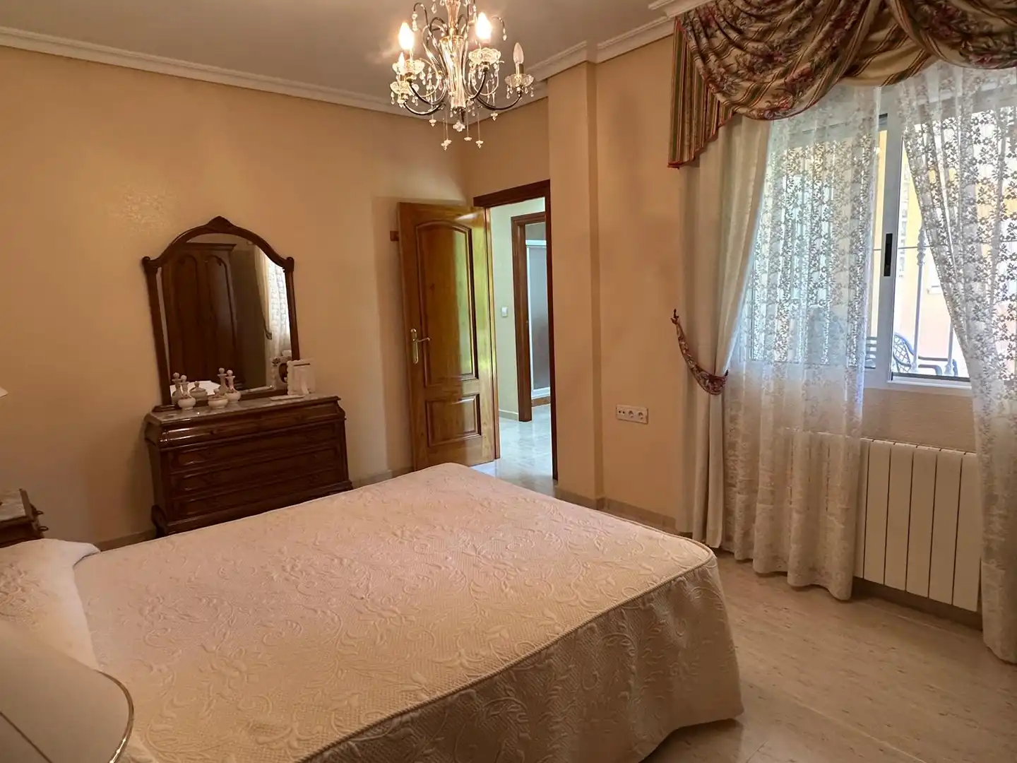 Habitación de Casa o chalet en venta en Mutxamel con Aire acondicionado, Calefacción y Jardín privado