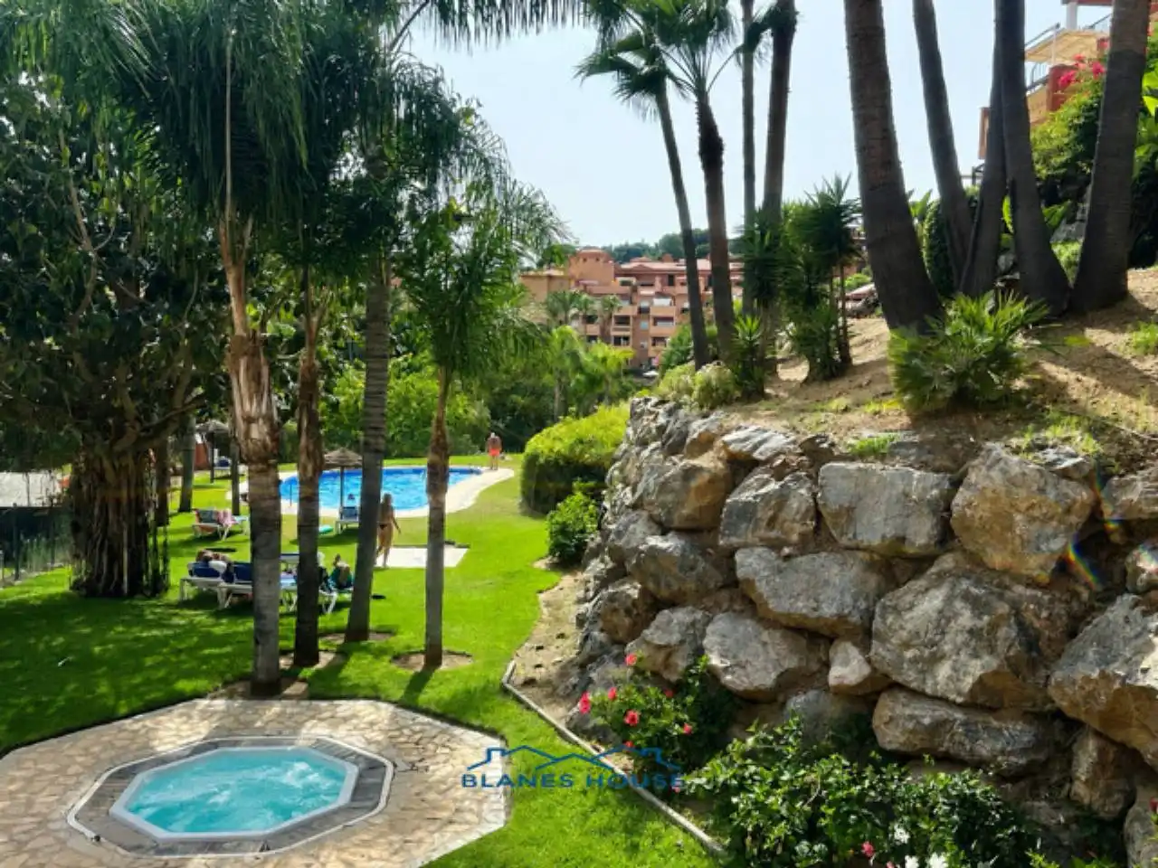 Jardín de Dúplex en venta en Marbella con Aire acondicionado, Calefacción y Terraza