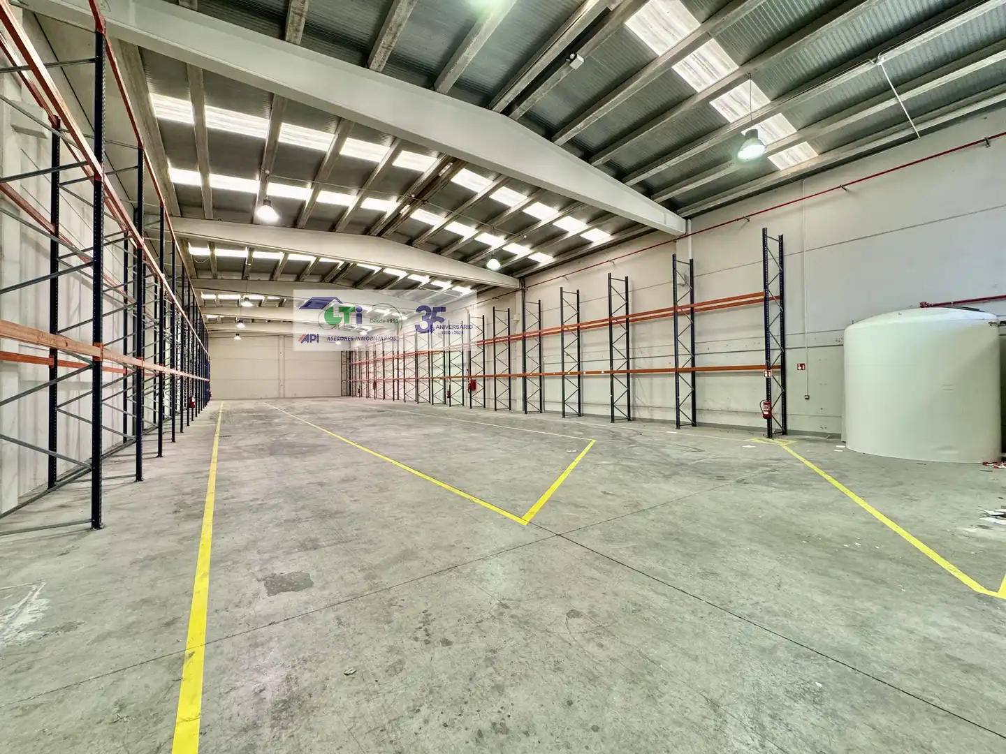 Industrial buildings for rent in La Muela