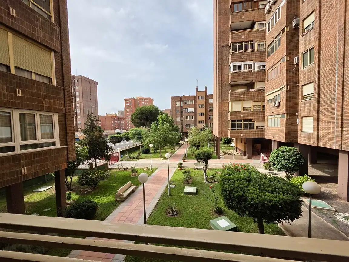 Pis amb terrassa en venda a Calle Ángel Bruna 27