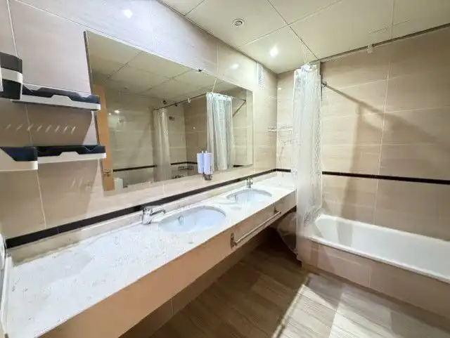 Baño de Piso de alquiler en Badajoz con Aire acondicionado, Calefacción y Terraza