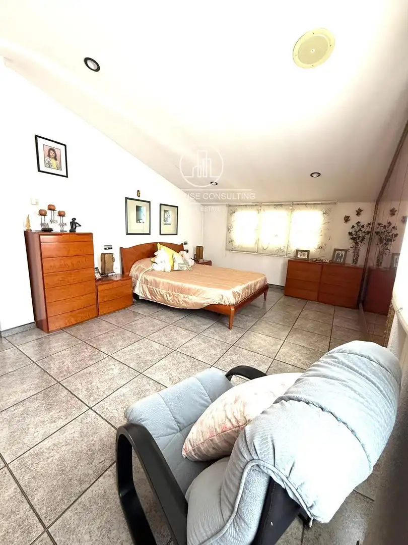 Dormitori de Casa o xalet en venda en Arenys de Munt amb Calefacció, Terrassa i Moblat