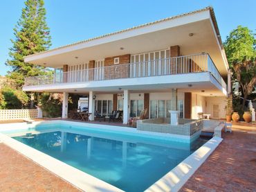 Chalet con balcón en venta en Playa de San Juan - El Cabo de las Huertas