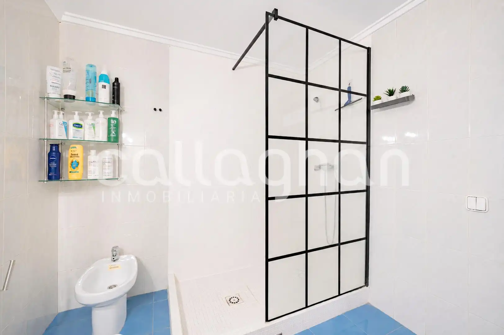 Badezimmer von Wohnung zum Verkauf in Valencia mit Möbliert und Balkon