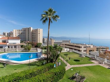 Flat with pool to rent in El Bajondillo