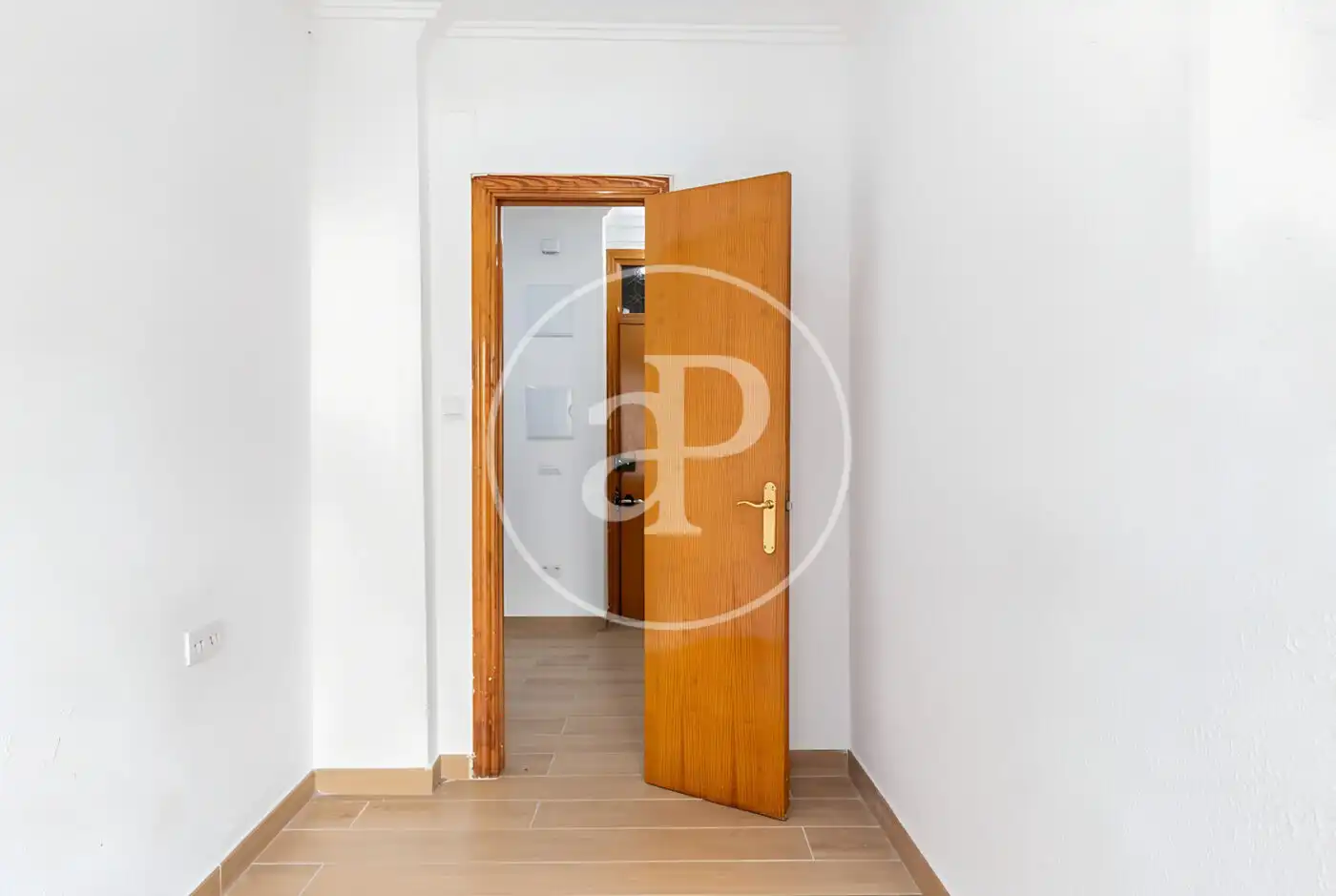 Flat for rent in Valencia  with Air Conditioner, Heating and Furnished