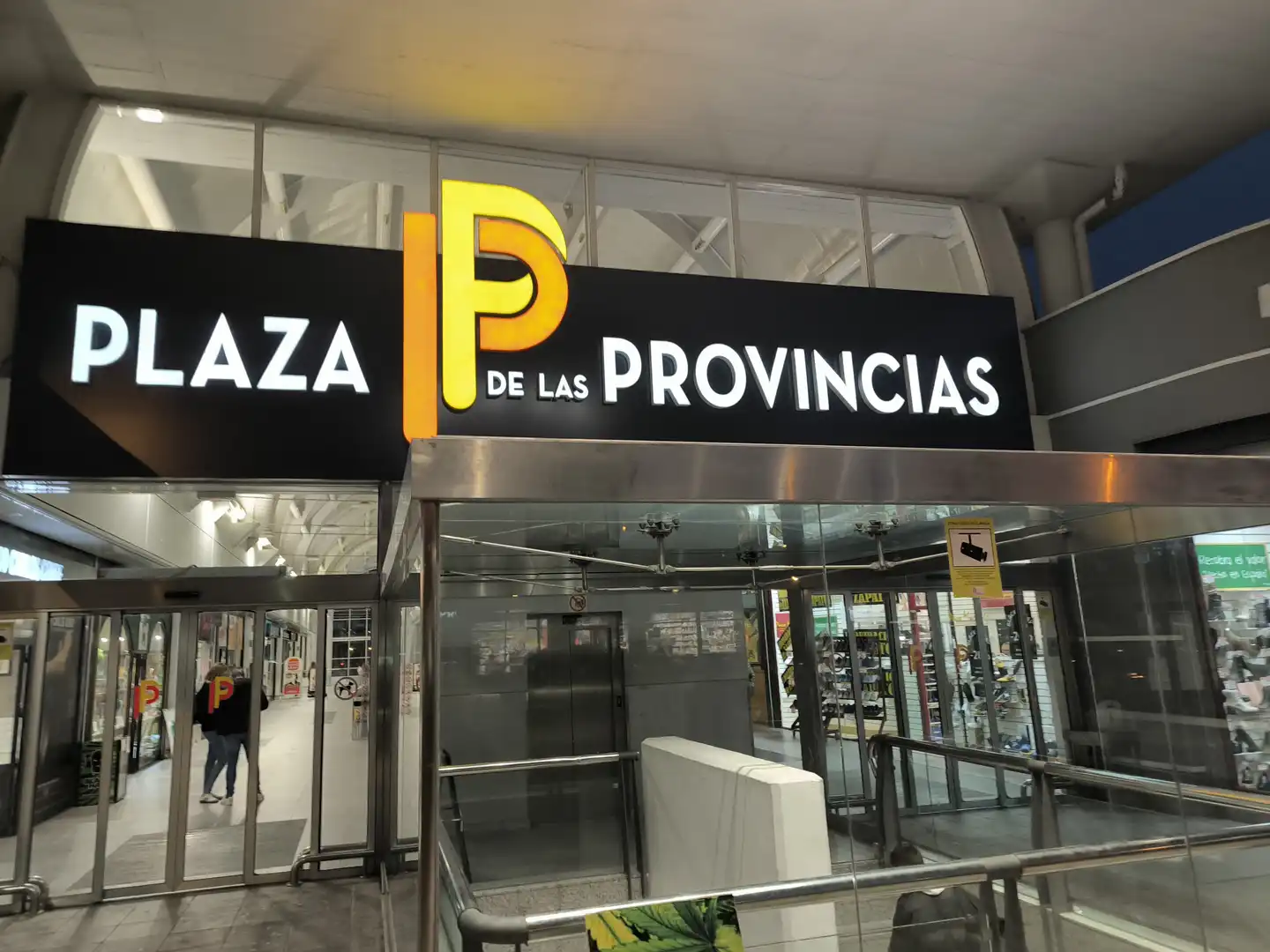 Local en venta en Avenida de las Provincias, 37, La Serna