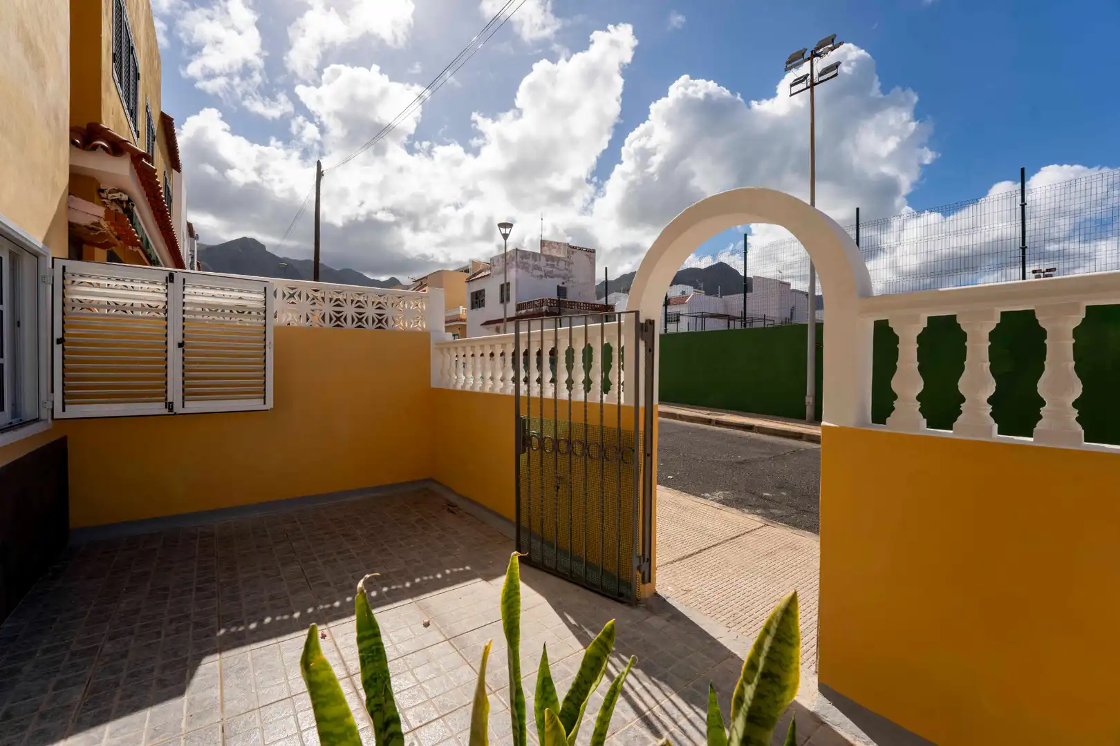 Vista exterior de Piso en venta en Los Silos con Terraza
