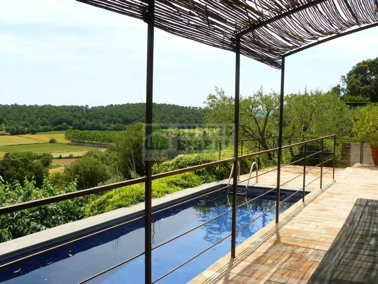 Piscina de Finca rústica de alquiler en Madremanya con Calefacción, Jardín privado y Terraza