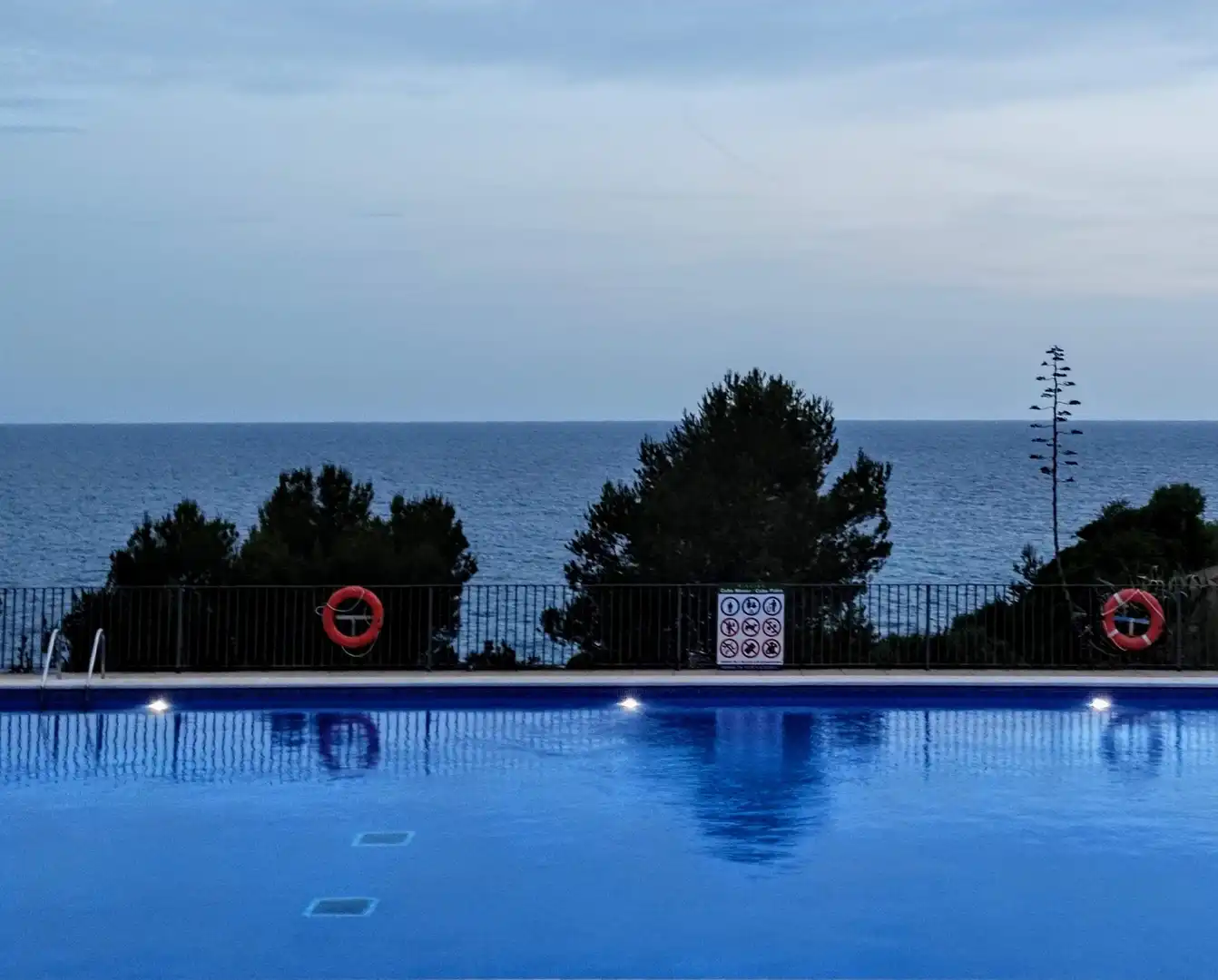 Piscina de Apartament en venda en Salou amb Aire condicionat, Calefacció i Terrassa