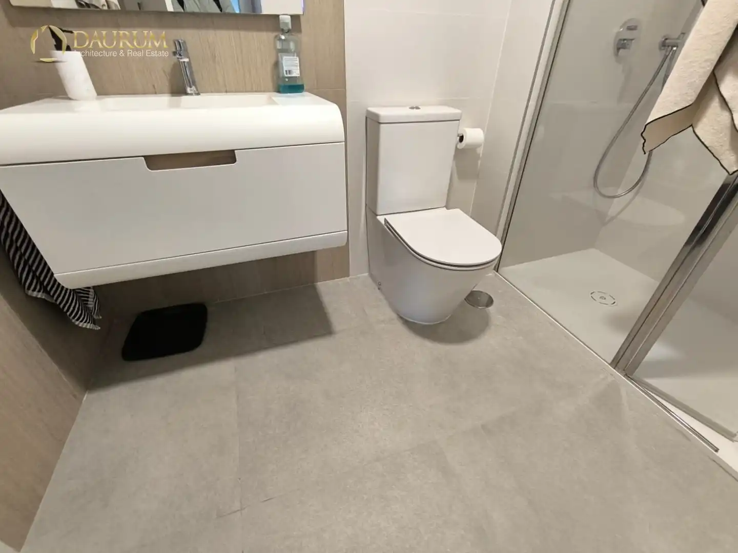 Bathroom of Flat for sale in Santa Pola  with Air Conditioner, Terrace and Storage room
