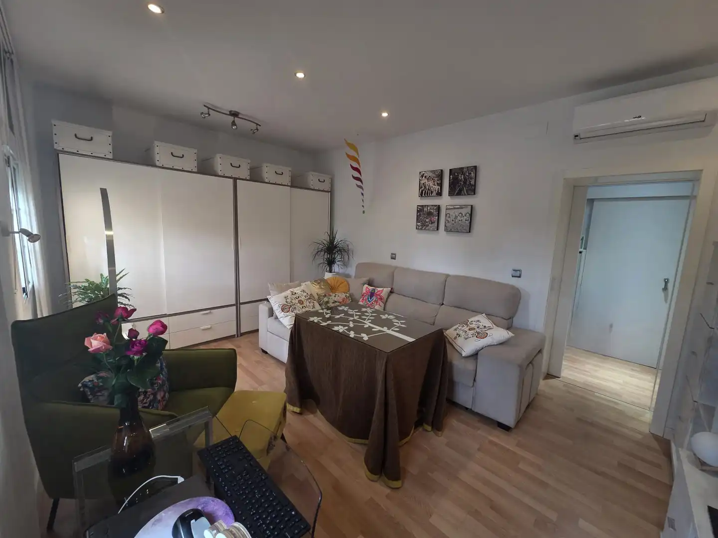 Sala d'estar de Apartament en venda en Badajoz amb Aire condicionat, Parquet i Moblat