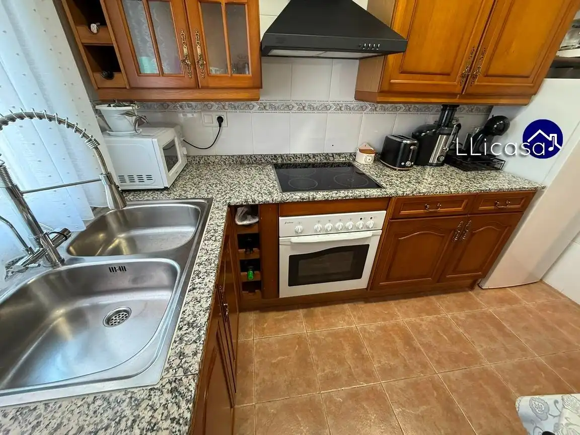 Cocina de Casa adosada en venta en La Pobla de Vallbona con Aire acondicionado, Jardín privado y Terraza