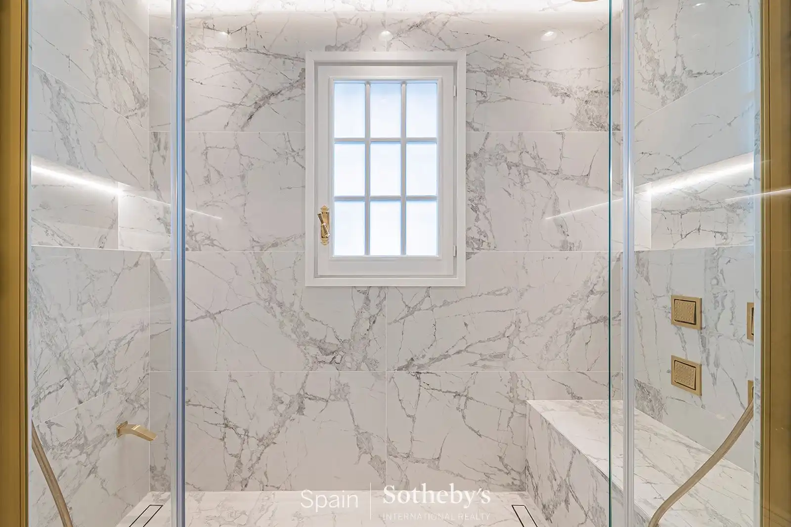 Baño de Apartamento en venta en Barcelona con Aire acondicionado, Calefacción y Terraza