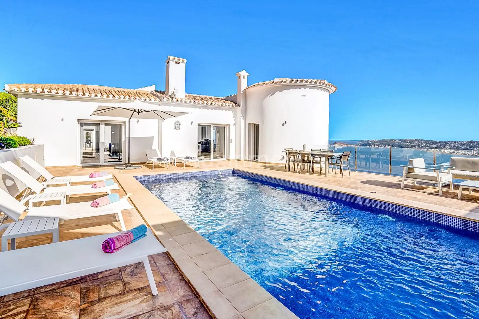 Swimming pool of Houses for sale in Jávea / Xàbia  with Air Conditioner, Heating and Terrace