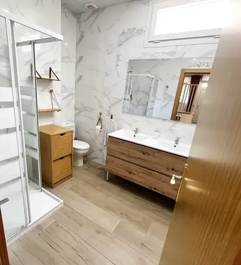 Baño de Piso de alquiler en Madrid con Aire acondicionado, Calefacción y Parquet