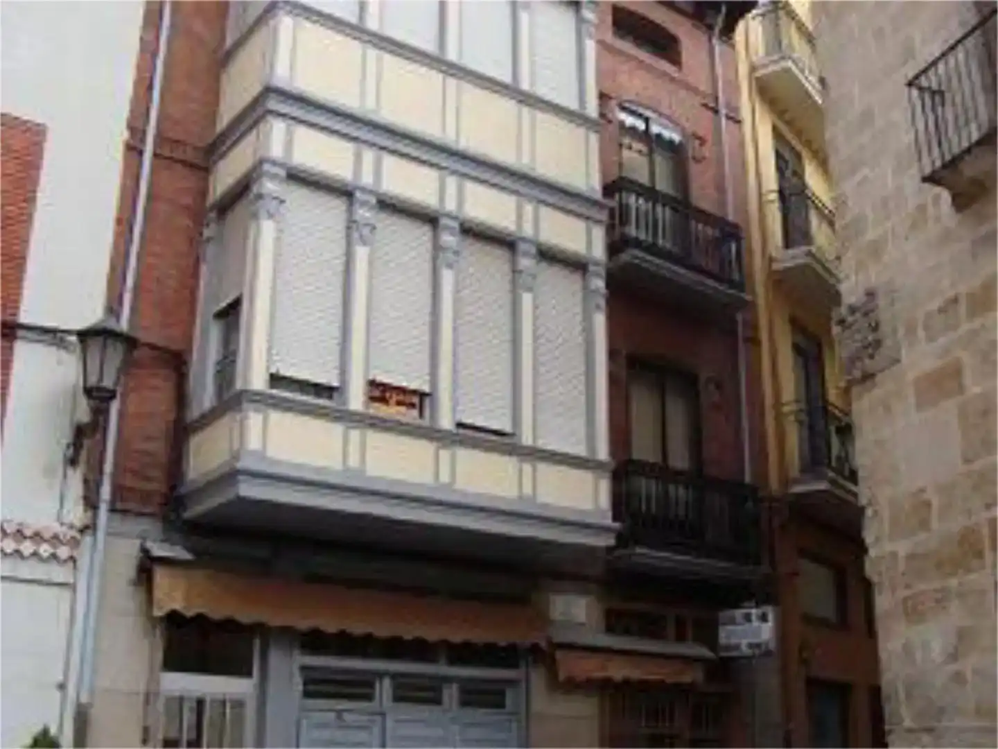 Vista exterior de Casa adosada en venta en Zamora Capital  con Parquet, Trastero y Amueblado