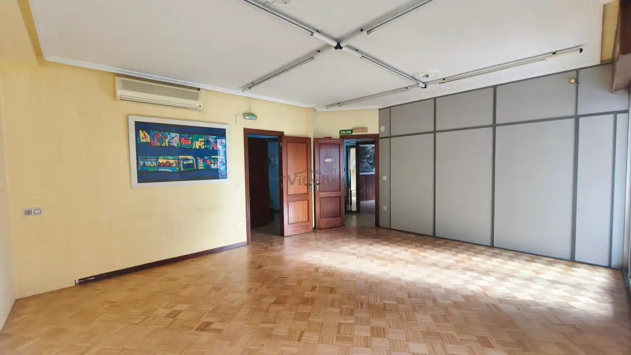 Piso en venta en Ourense Capital  con Calefacción, Parquet y Trastero