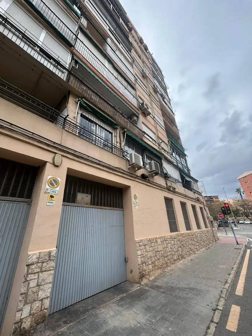 Vista exterior de Garaje en venta en Alicante / Alacant