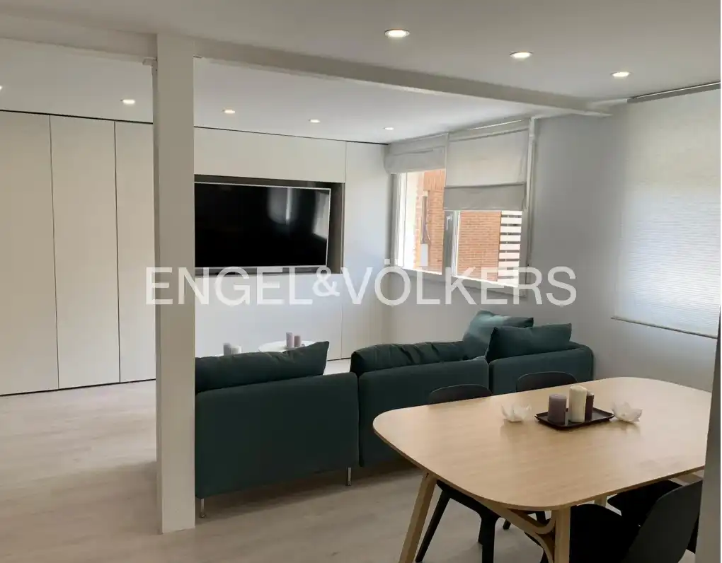 Sala d'estar de Pis de lloguer en Valencia amb Aire condicionat, Calefacció i Moblat