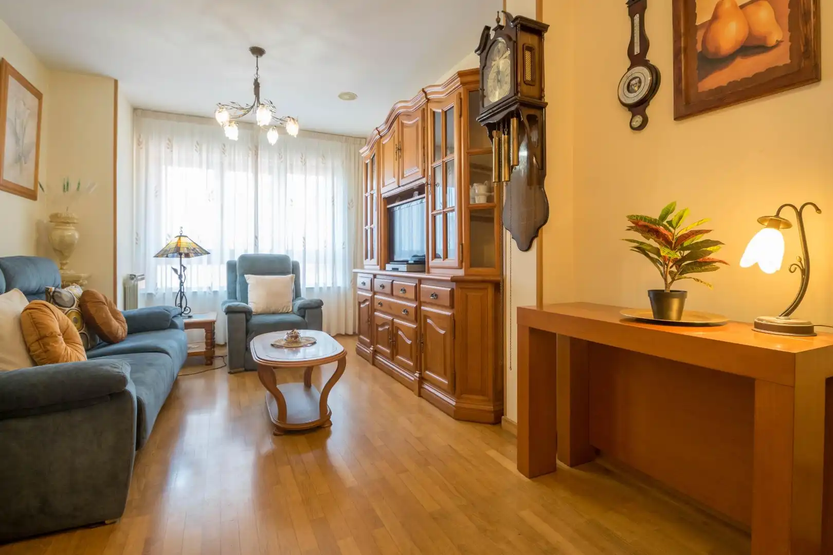 Wohnzimmer von Wohnung zum Verkauf in Culleredo mit Heizung, Parkett und Abstellraum