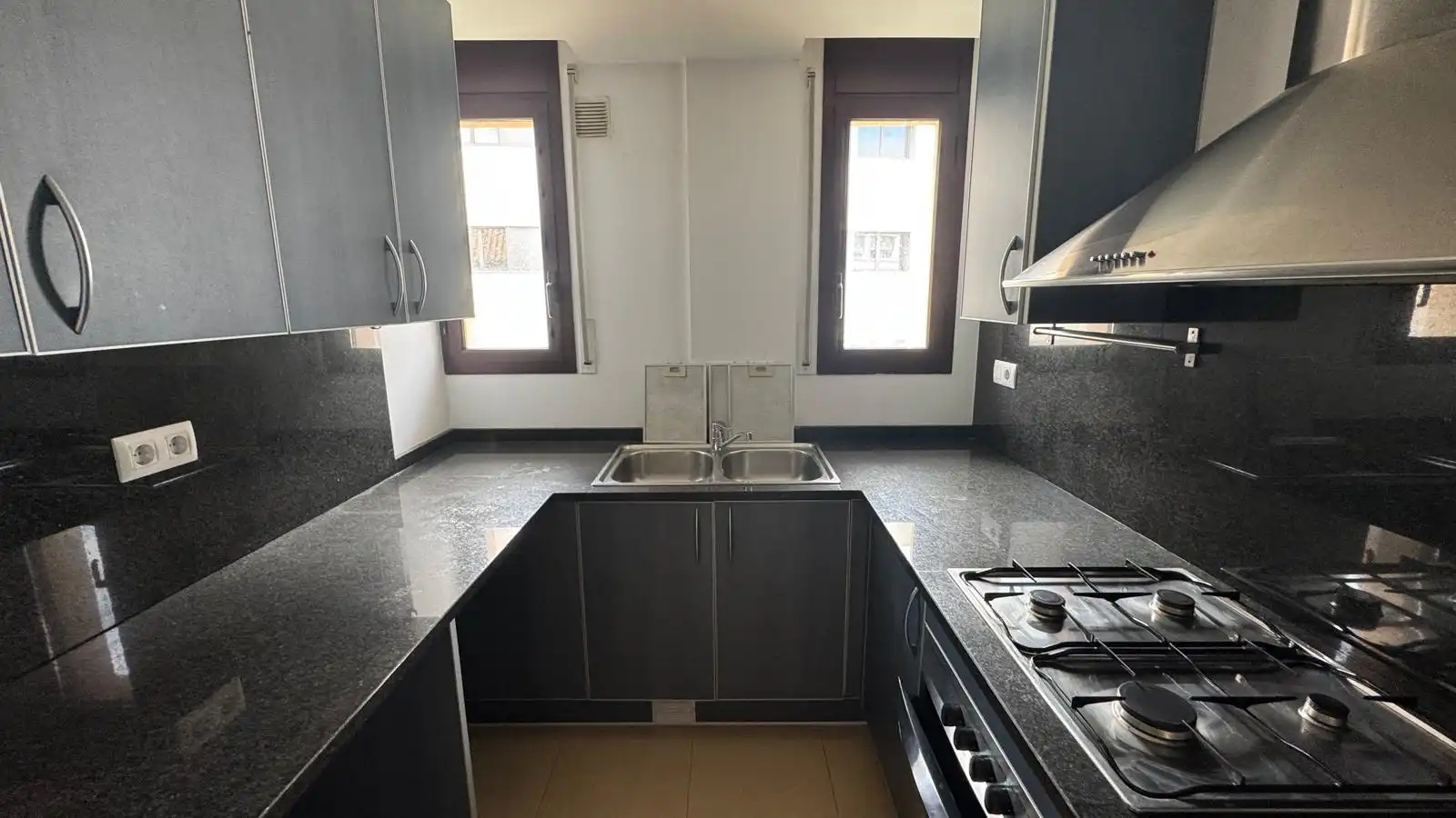 Dúplex de alquiler en Carrer Joaquim Botet i Sisó, 28, Montilivi