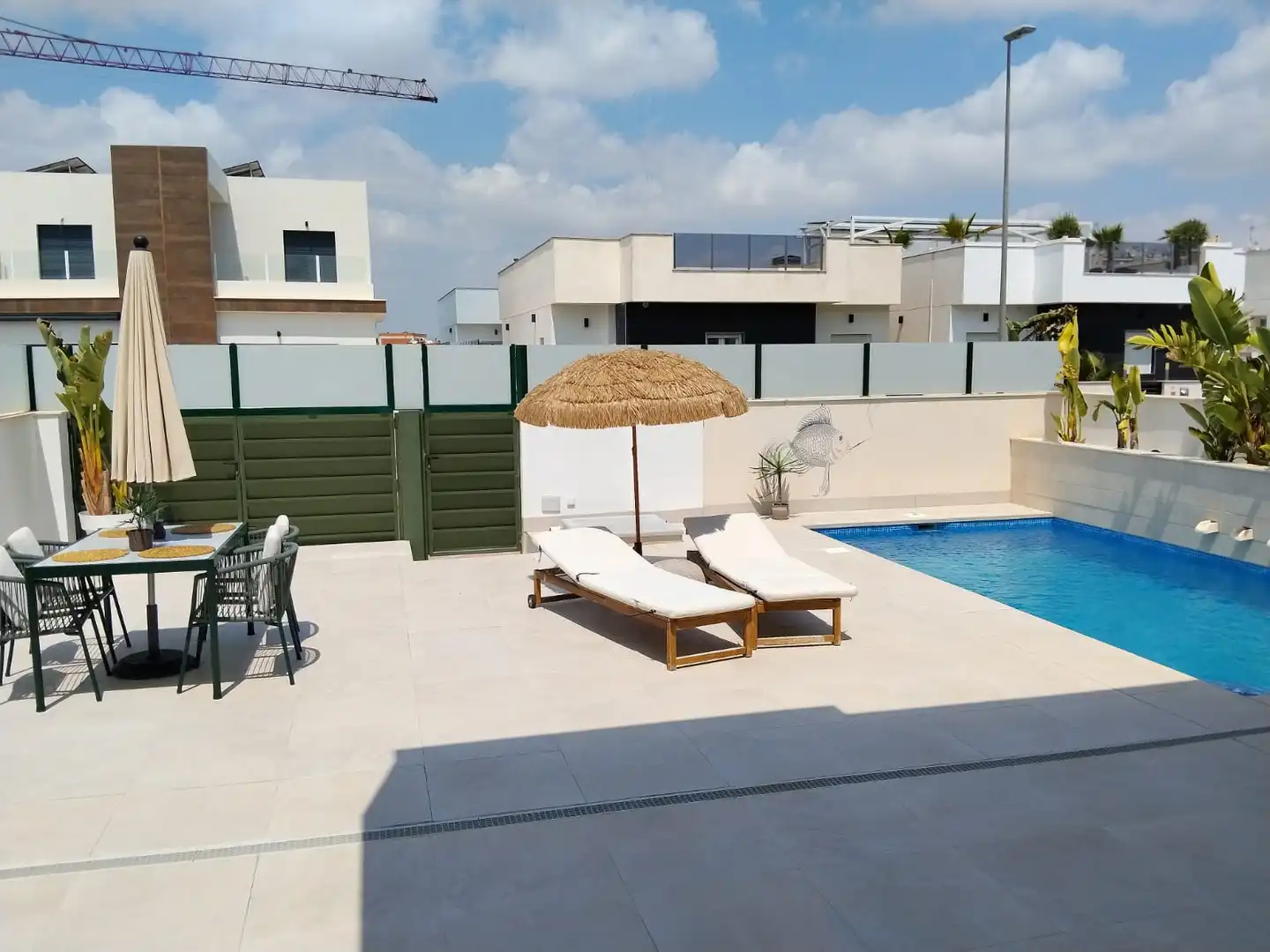 Piscina de Casa o xalet en venda en Daya Nueva amb Aire condicionat, Calefacció i Jardí privat