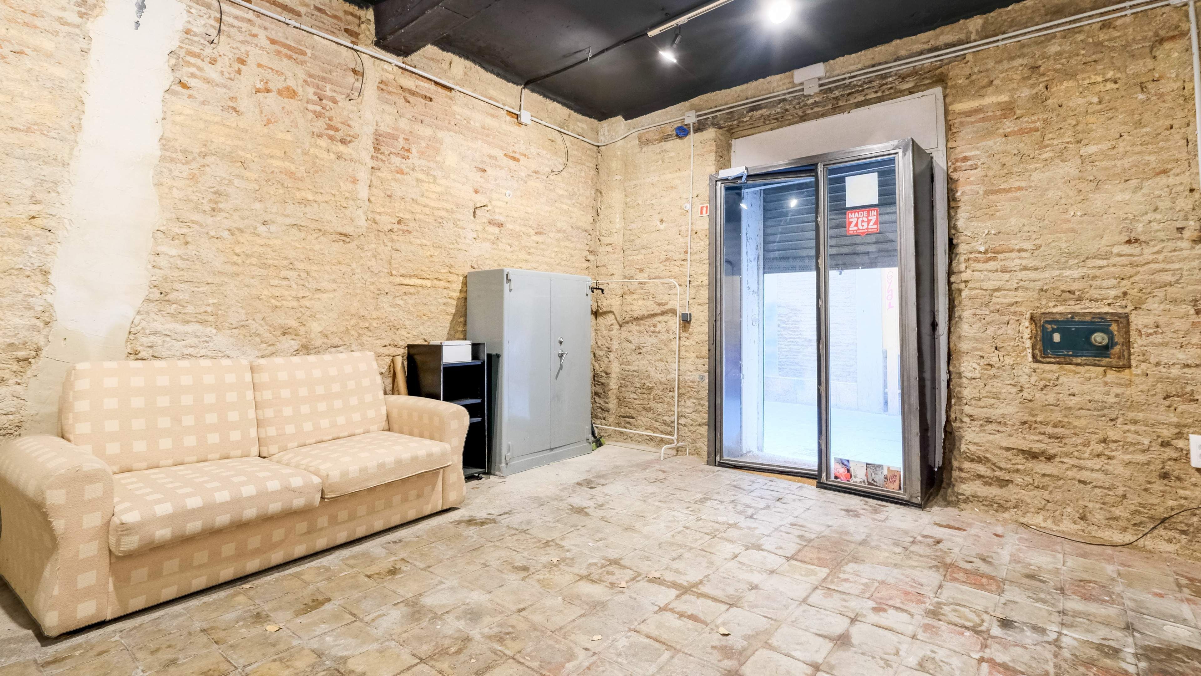 Local en venta en  Zaragoza Capital con Aire acondicionado