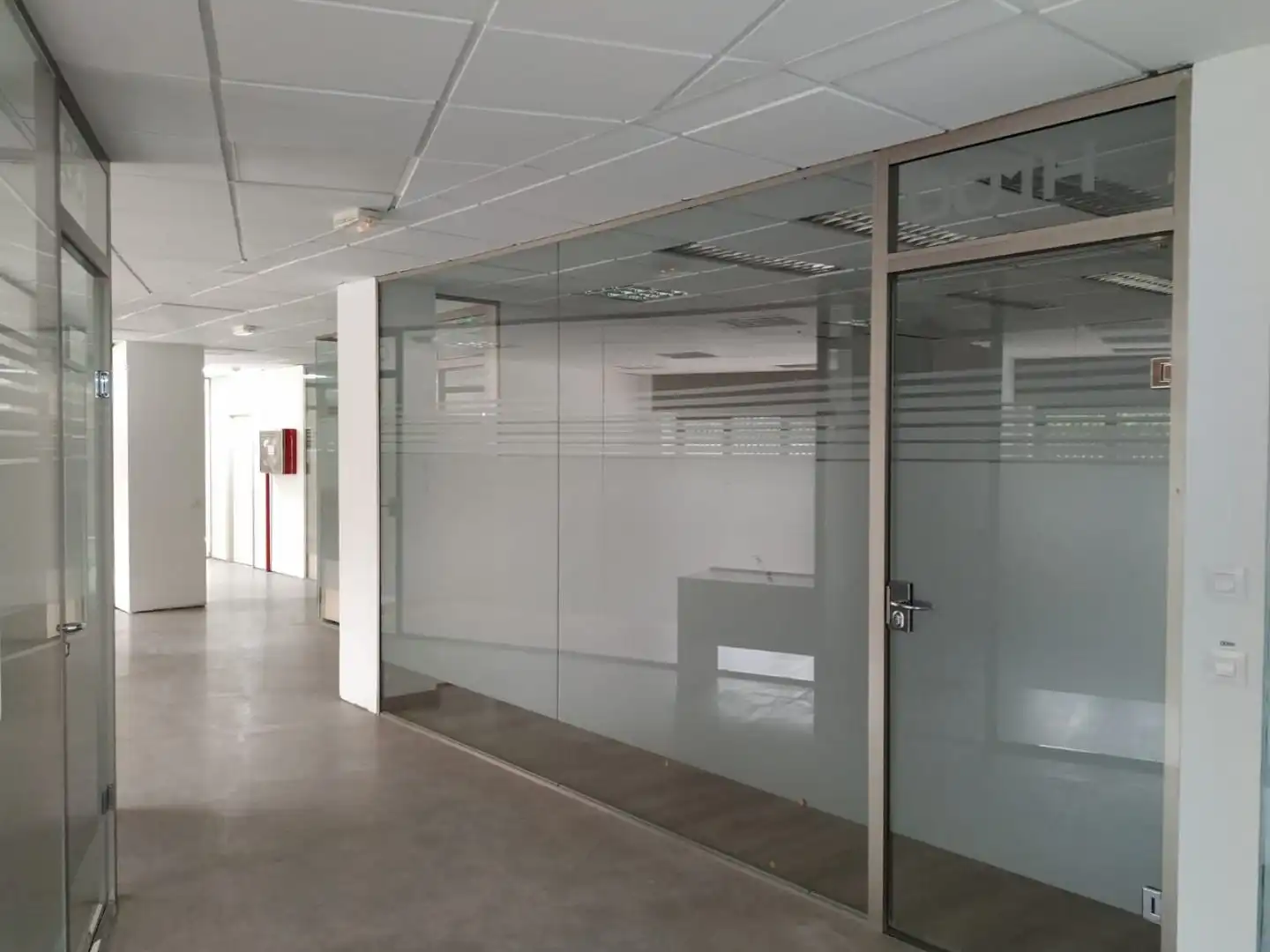 Büro zur Miete in Avinguda Enric Valor, 3, El Castell