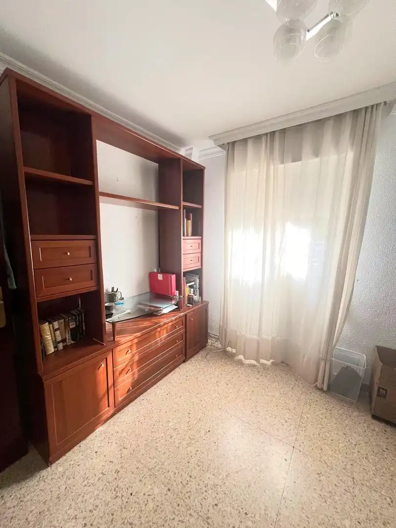 Dormitori de Casa adosada en venda en Sevilla amb Aire condicionat, Terrassa i Piscina comunitària