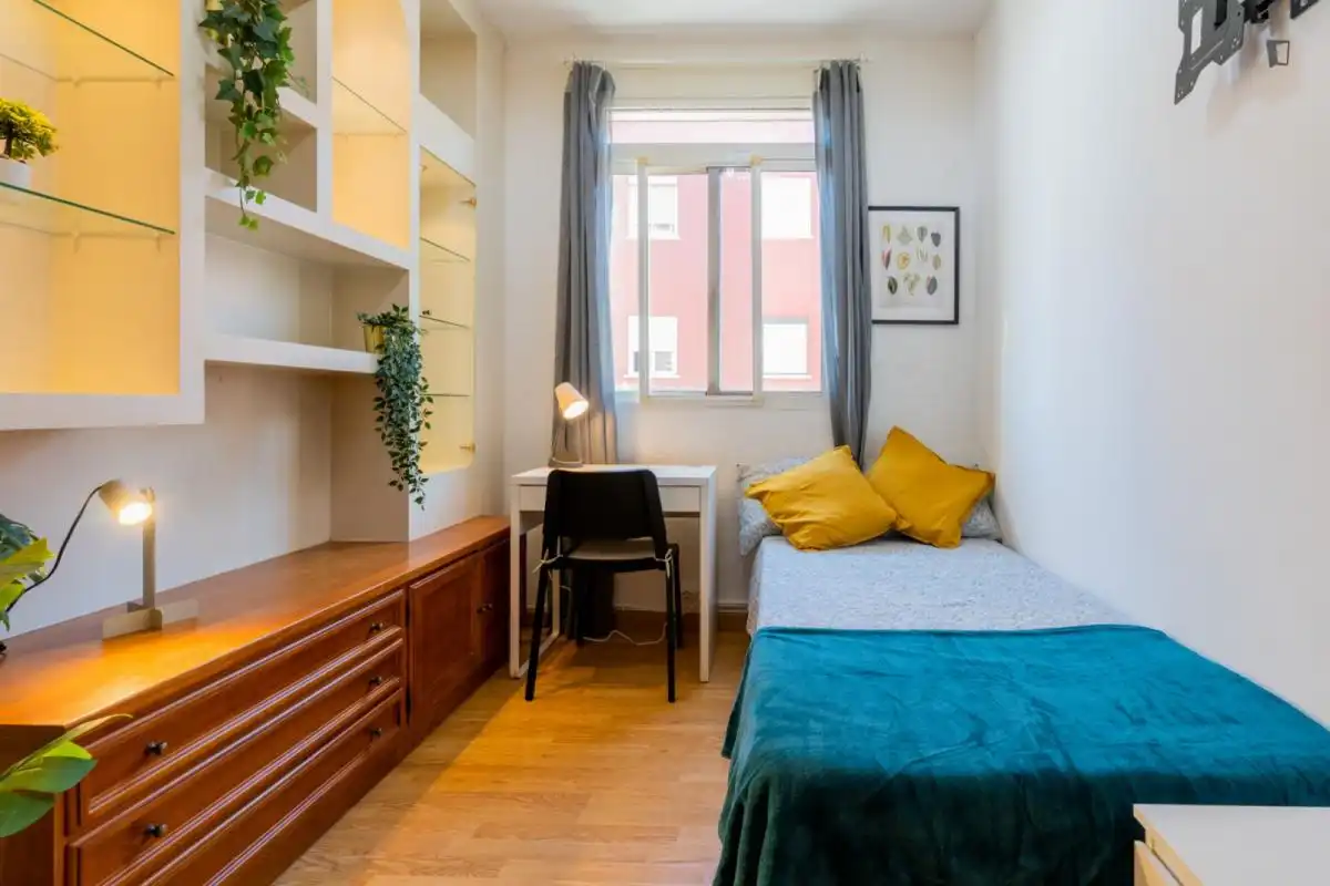 Room in Ciutat Fallera