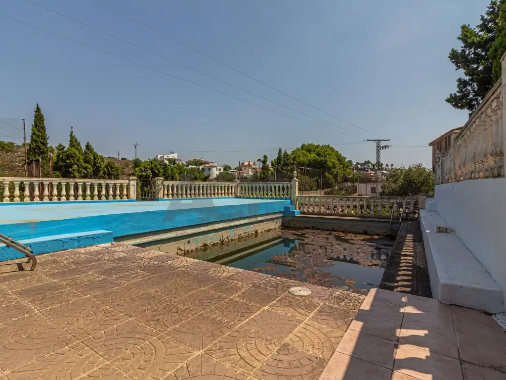 Piscina de Casa o chalet en venta en Alginet con Jardín privado, Terraza y Piscina