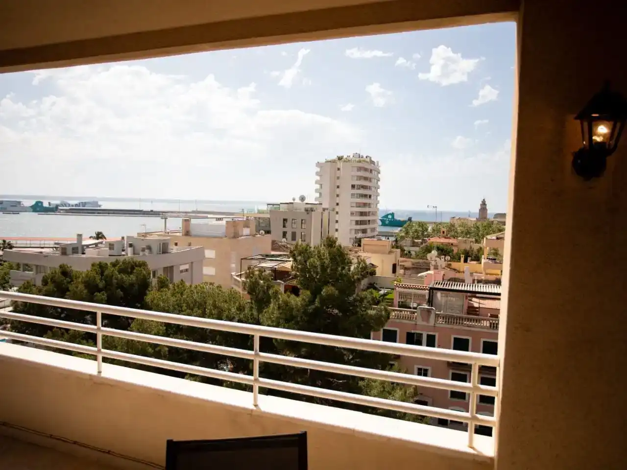 Außenansicht von Wohnung zur Miete in  Palma de Mallorca mit Klimaanlage und Schwimmbad